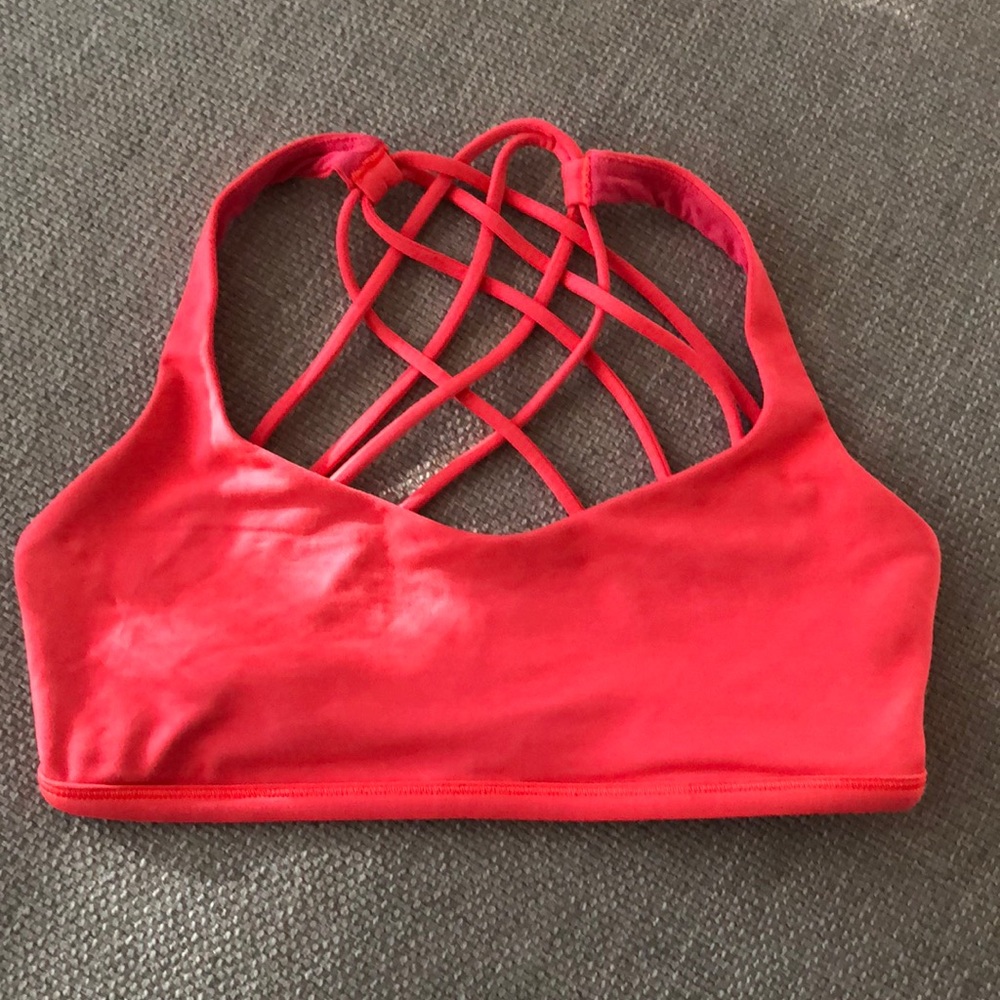 Lululemon sports bra